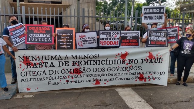 Protesto pede prisão de enfermeiro acusado de estupro em hospital